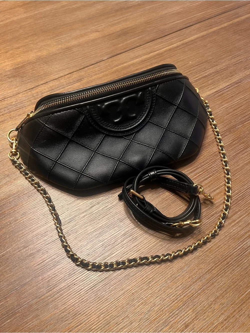 Tory Burch Fleming Black Quilted Logo Leather Crossbody - Picture 3 of 7